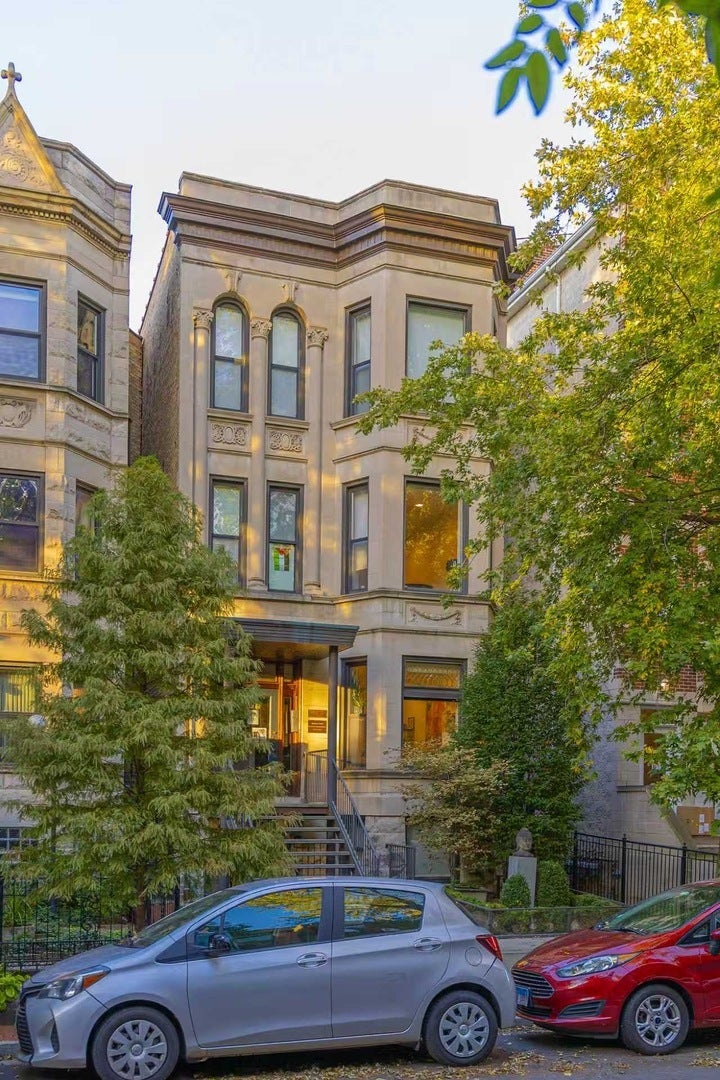 712 West Briar Place, Chicago, 60657
