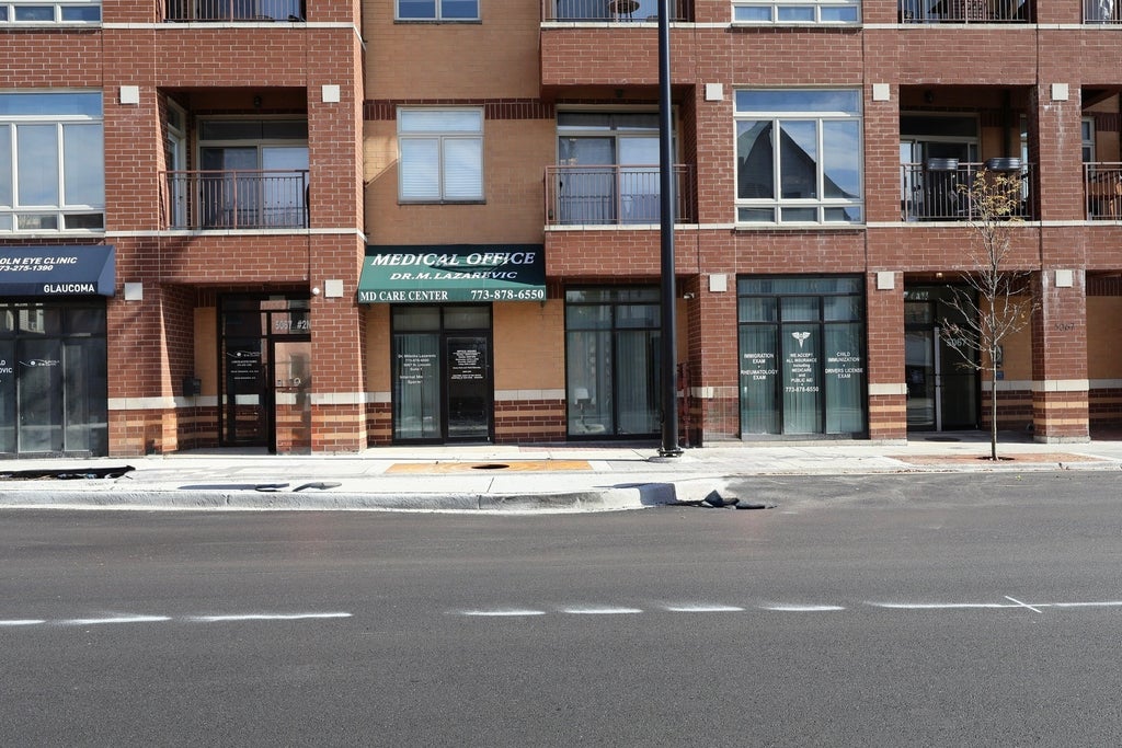 5067 North Lincoln Avenue 1s, Chicago