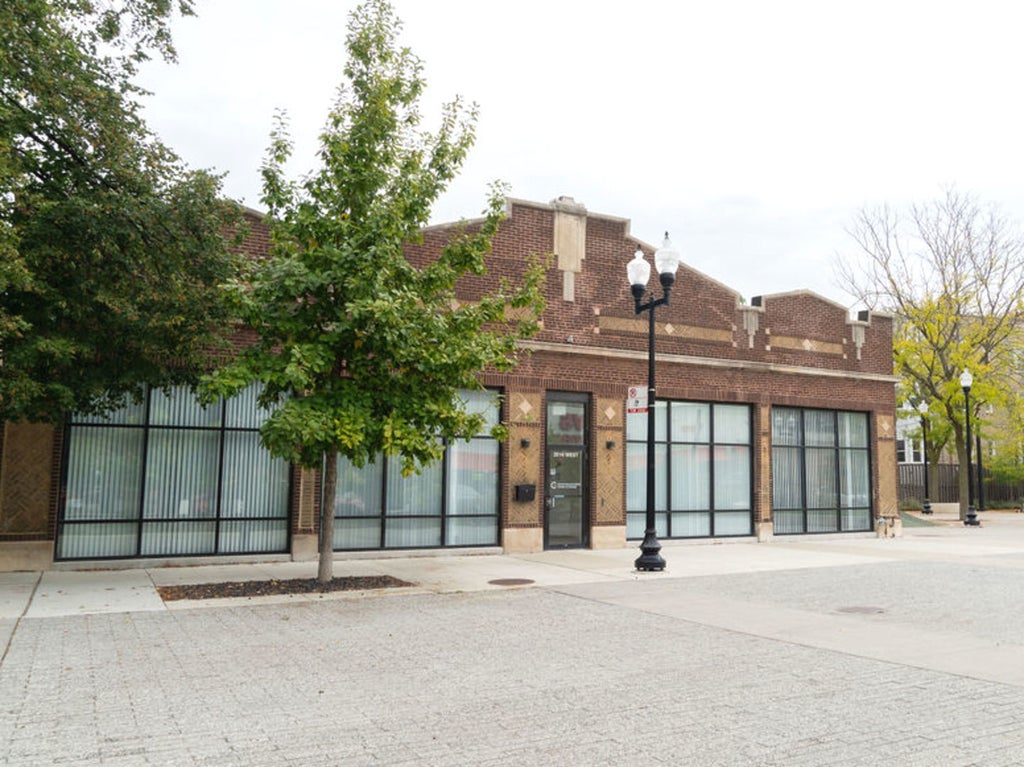 2014 West Belle Plaine Avenue, Chicago