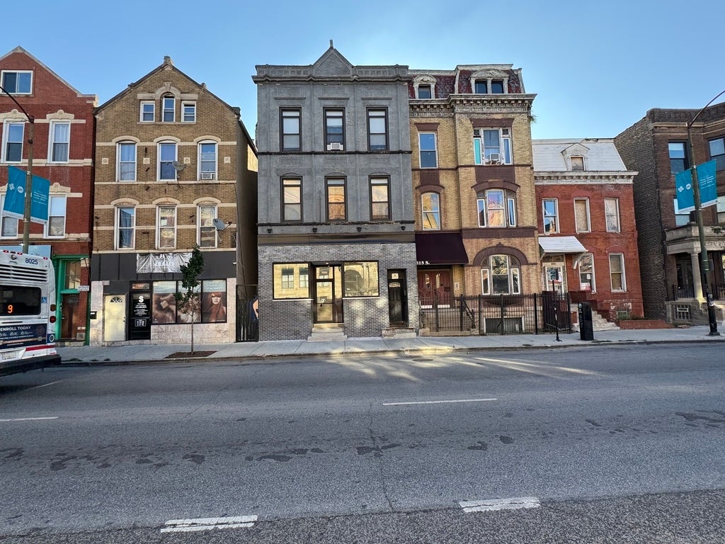 1813 South Ashland Avenue, Chicago