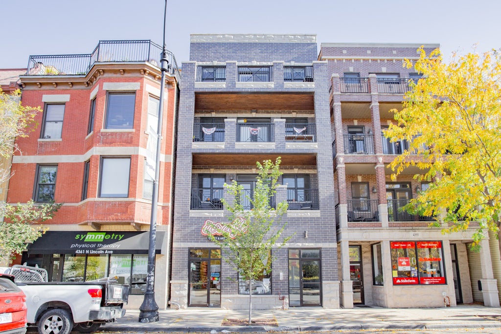 4357 North Lincoln Avenue C, Chicago, 60618