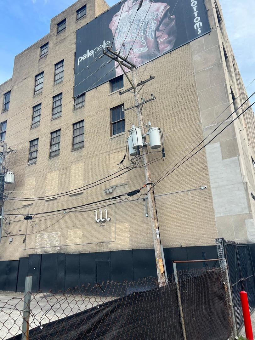 3960 West Madison Street, Chicago