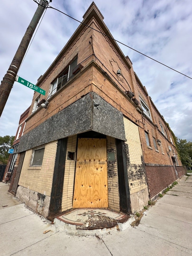 1659 South Pulaski Road, Chicago