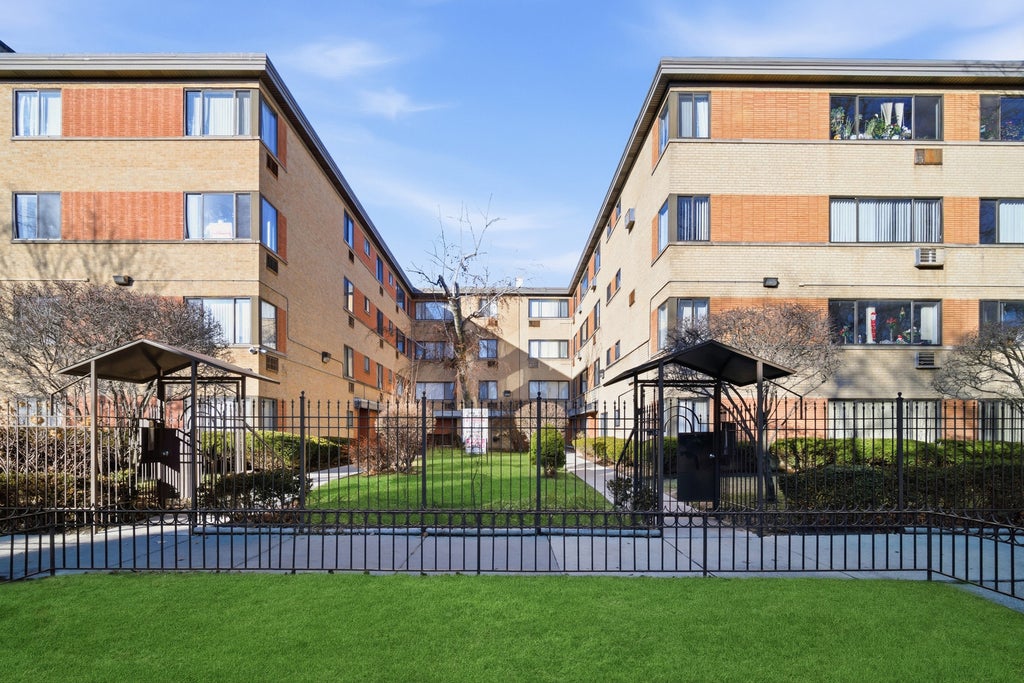 1508-1512 West Farwell Avenue, Chicago, 60626