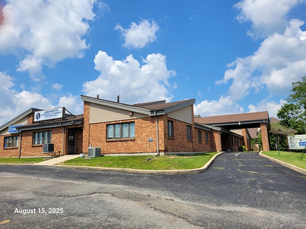 7060 Centennial Drive 108, Tinley Park