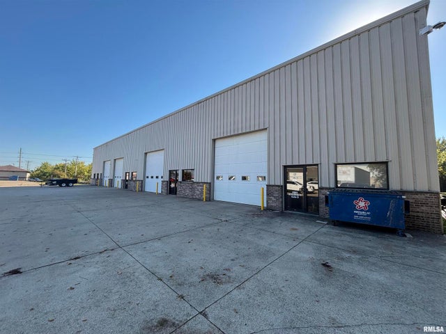 2301 Manufacturing Drive, Clinton