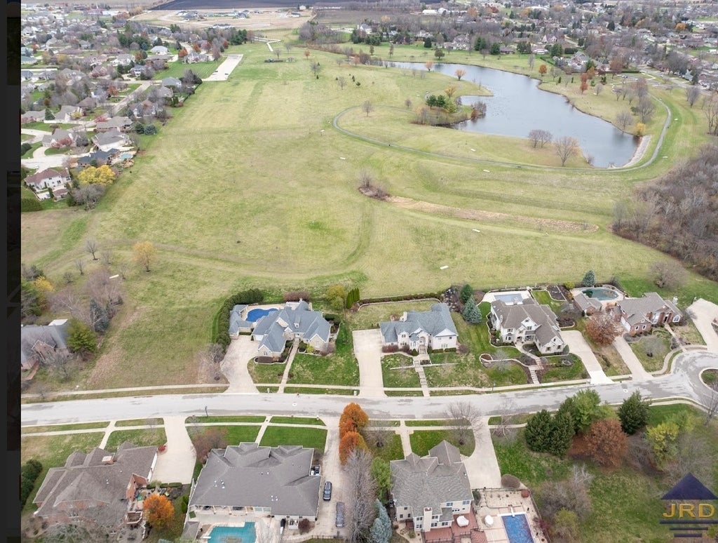 9 Baker Park Avenue, Peru