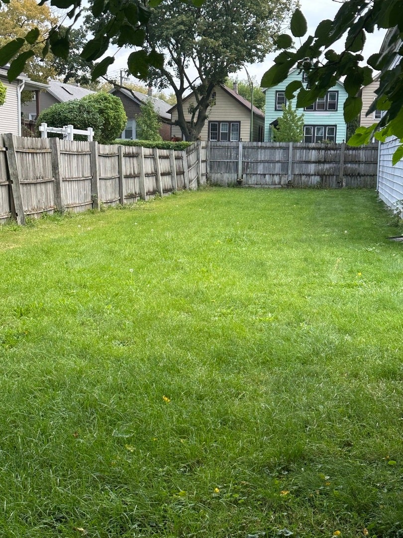 3742 South Albany Avenue, Chicago