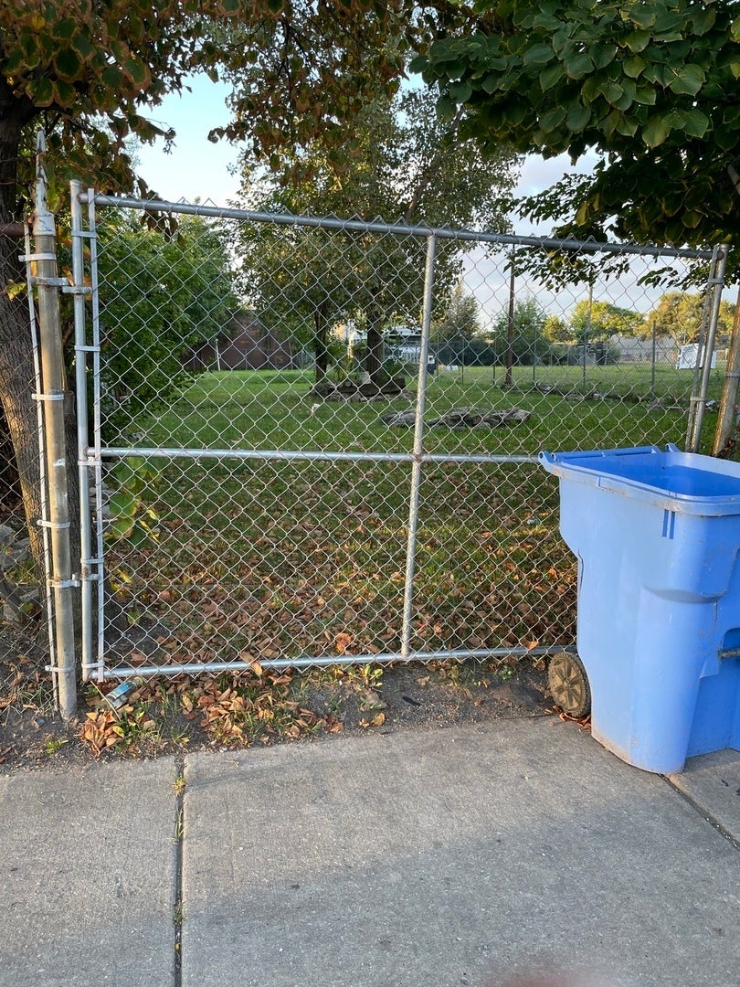 2425 West Roosevelt Road, Chicago