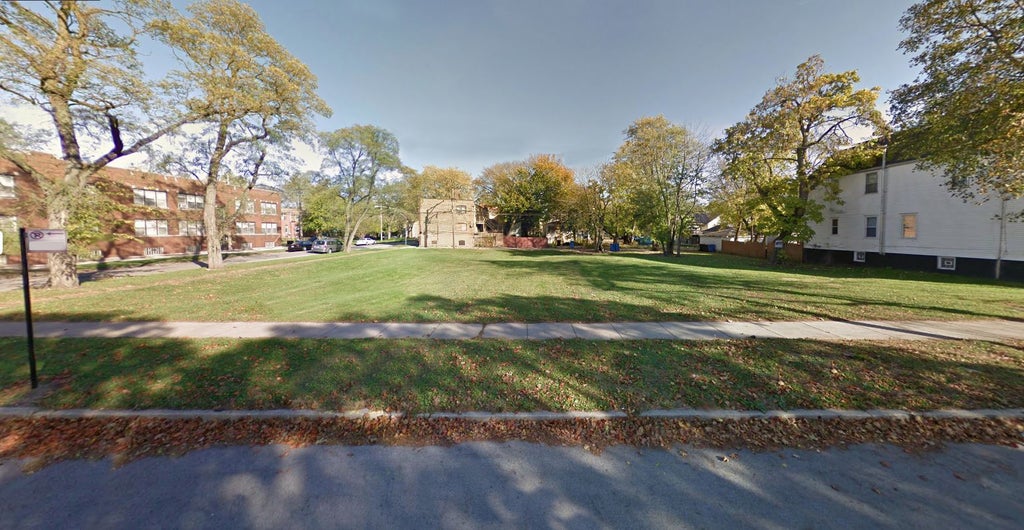 8001 South Burnham Avenue, Chicago