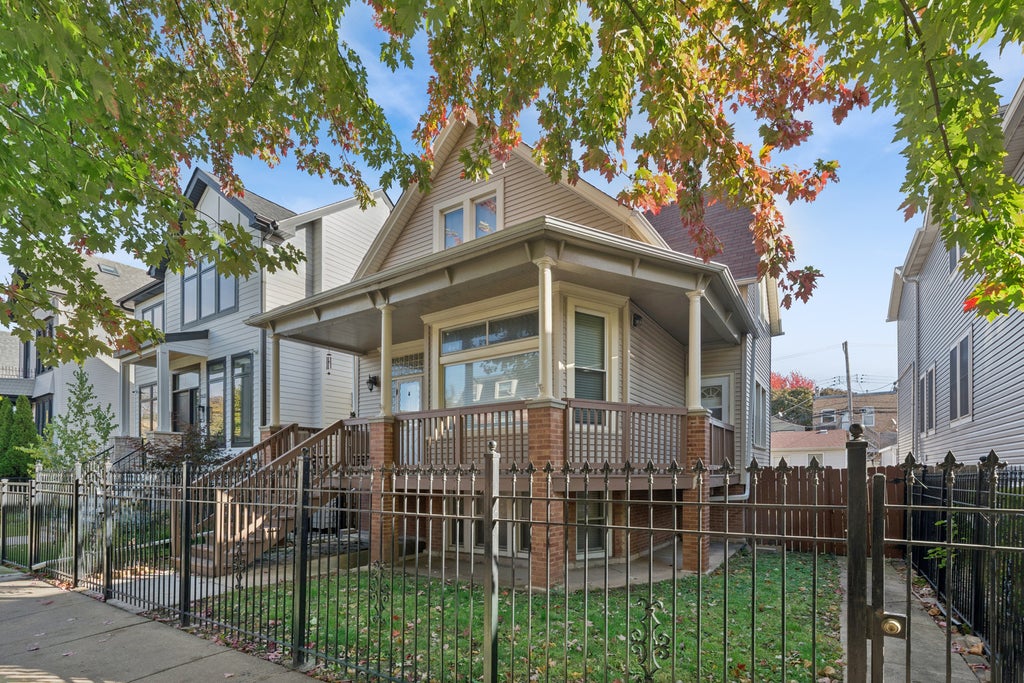 2429 North Rockwell Street, Chicago