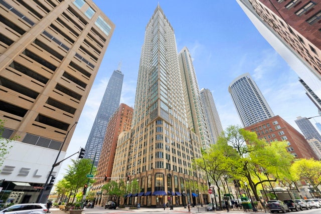 57 East Delaware Place P-101, Chicago