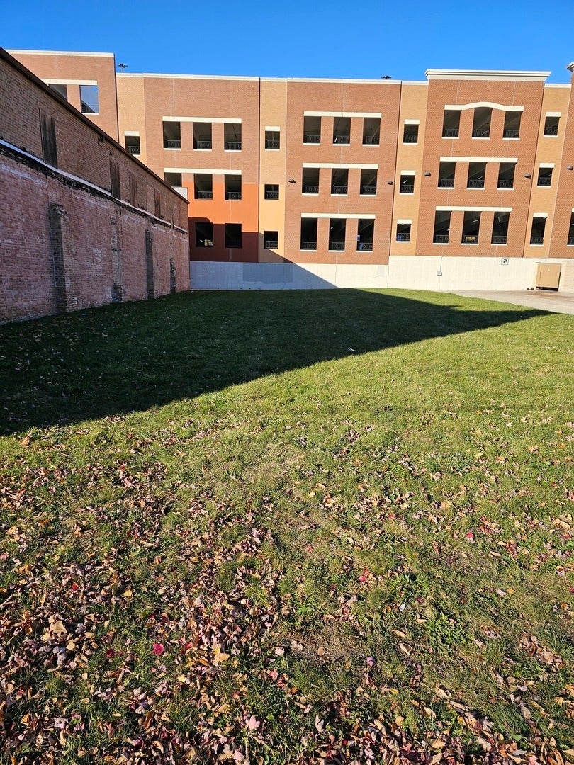 216 Prairie Street, Elgin