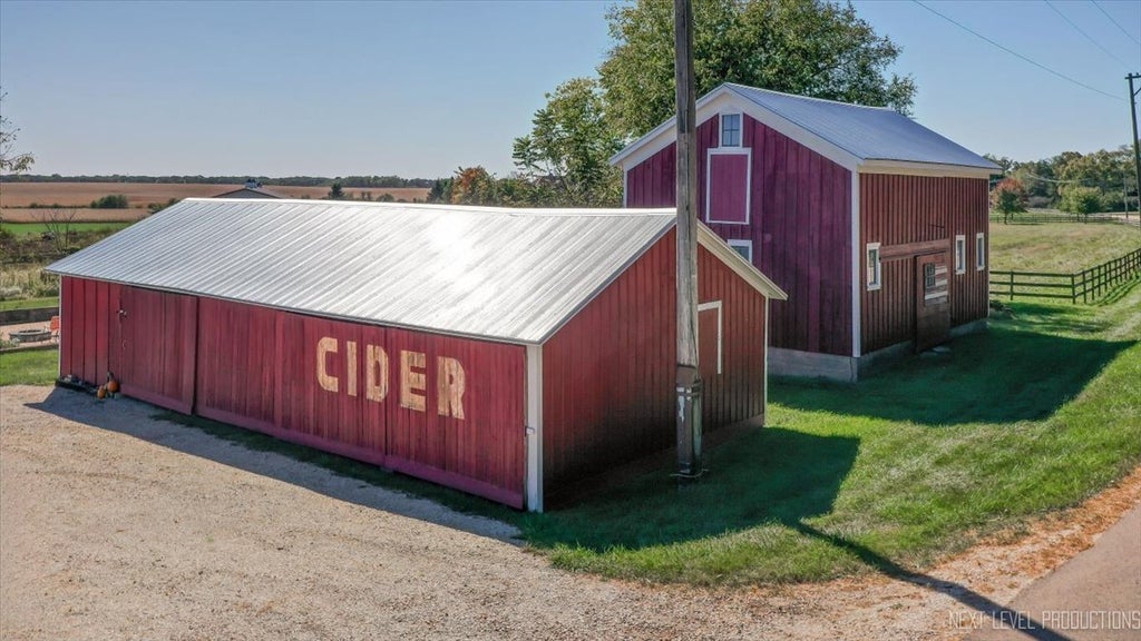 2s227 Green Road, Elburn