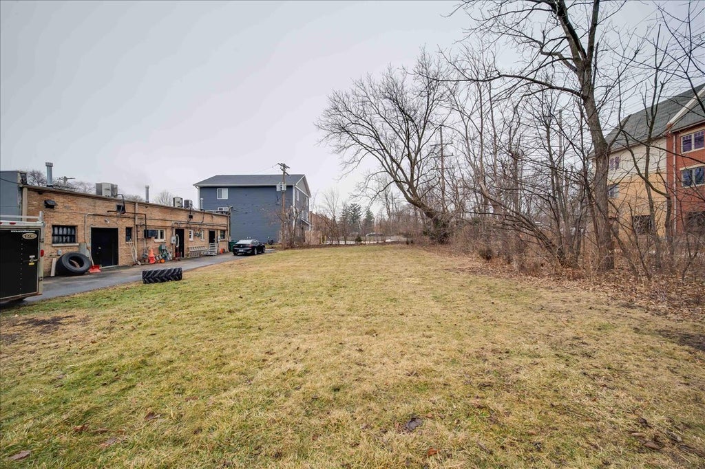 324 South Main Street, Lombard