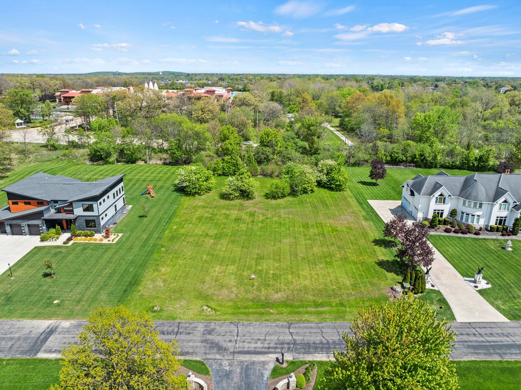 4n707 White Oak Lane, Wayne