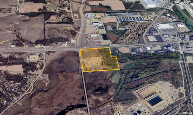 00 Lincolnway, Clinton