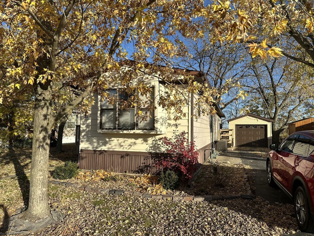 31 Meadowlark Lane, Beecher