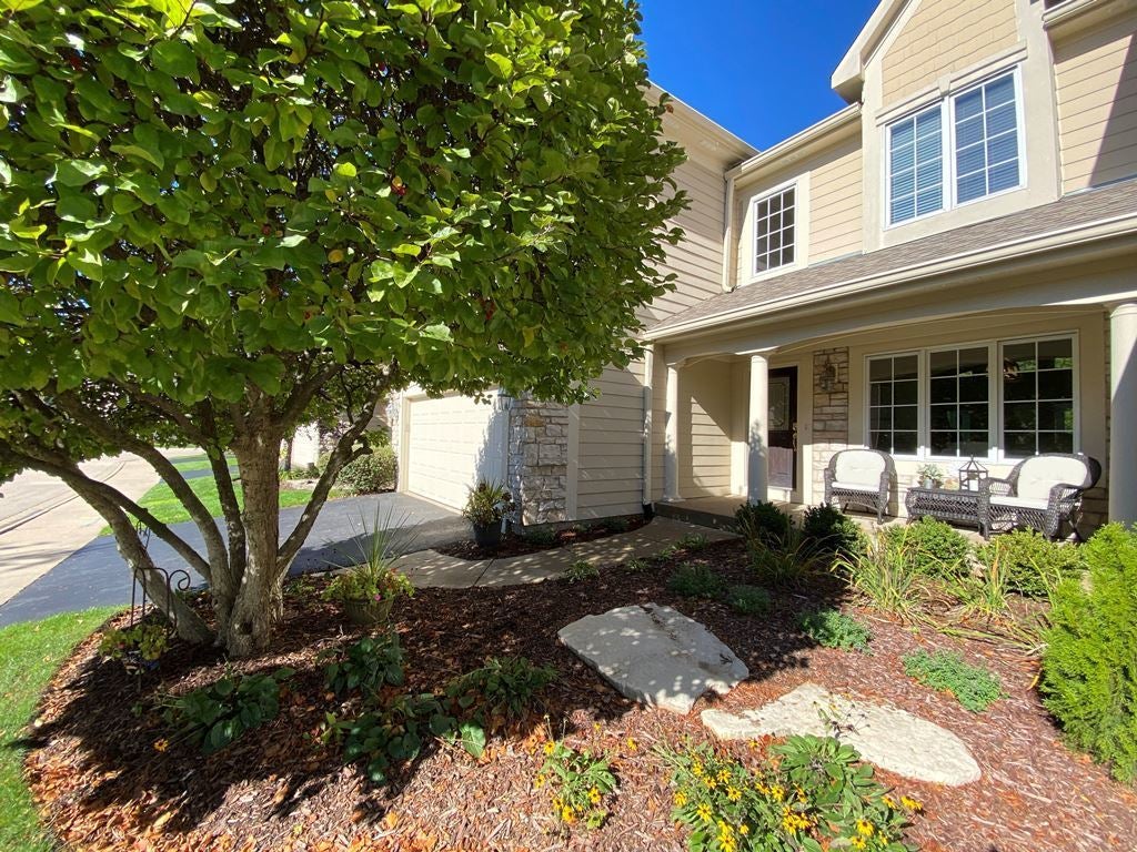 2428 Ridgewood Court, Aurora