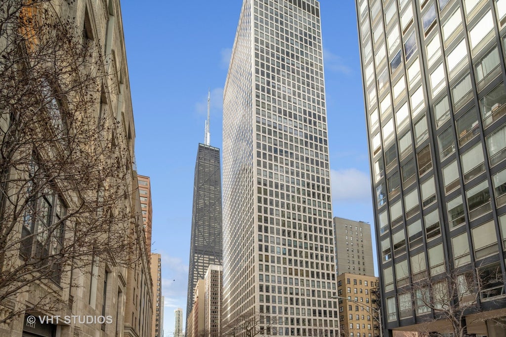 260 East Chestnut Street 606, Chicago, 60611
