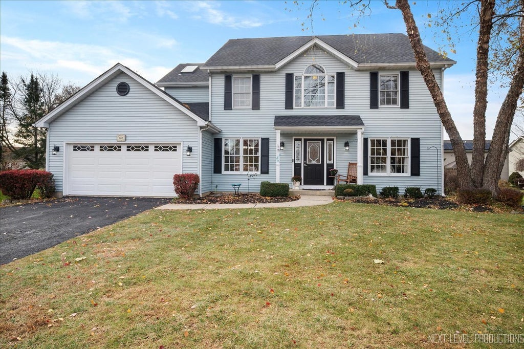 608 Spyglass Court, North Aurora