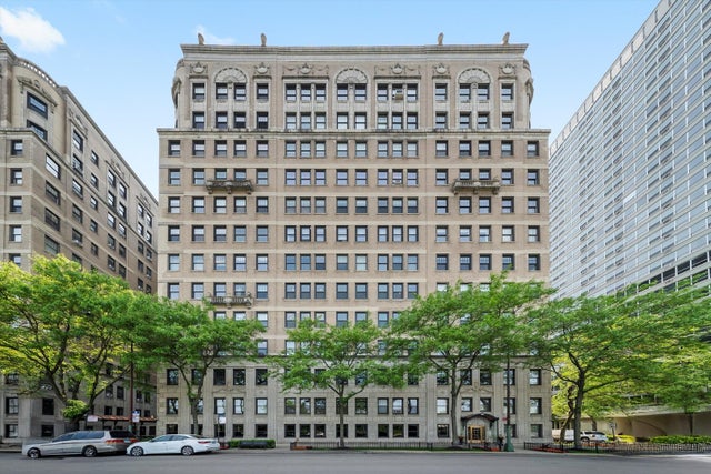 3530 North Lake Shore Drive 12b, Chicago