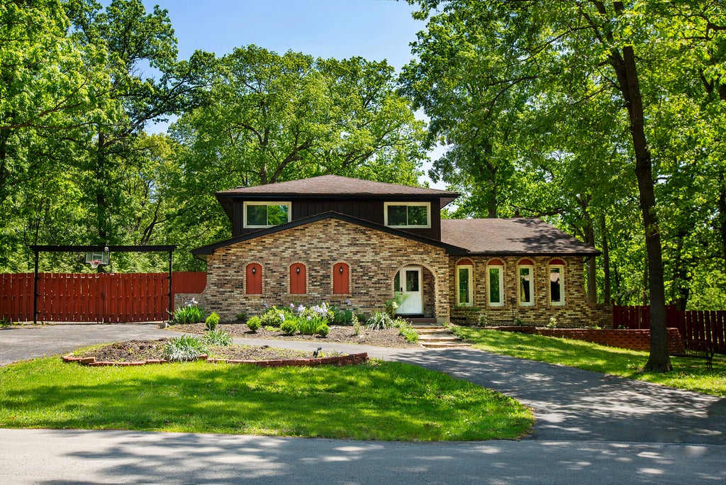 24307 South Plum Valley Drive, Crete