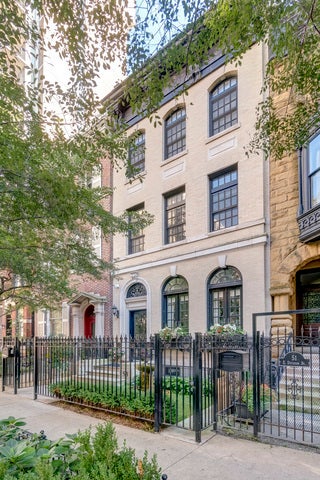 53 East Division Street, Chicago