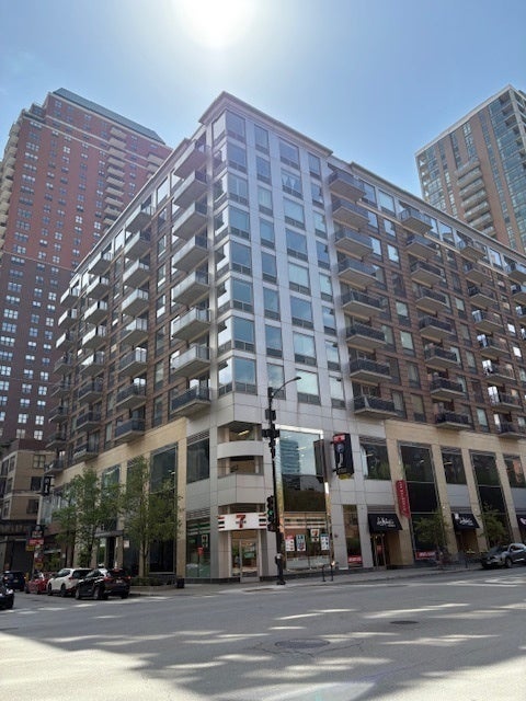 1 East 8th Street 1004, Chicago, 60605