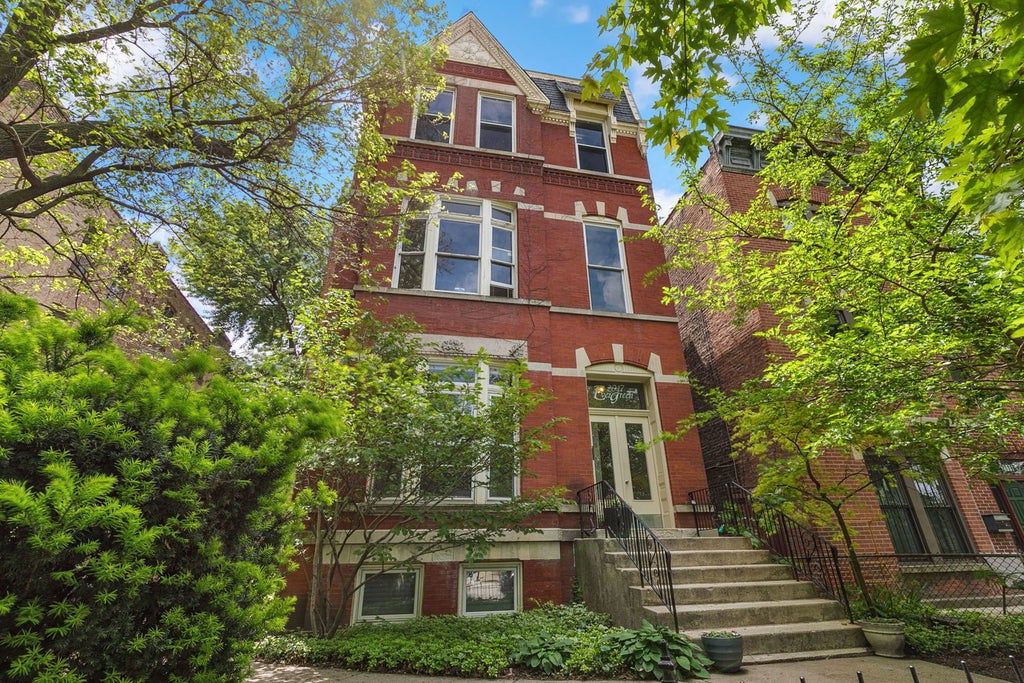 2017 West Evergreen Avenue 102, Chicago, 60622