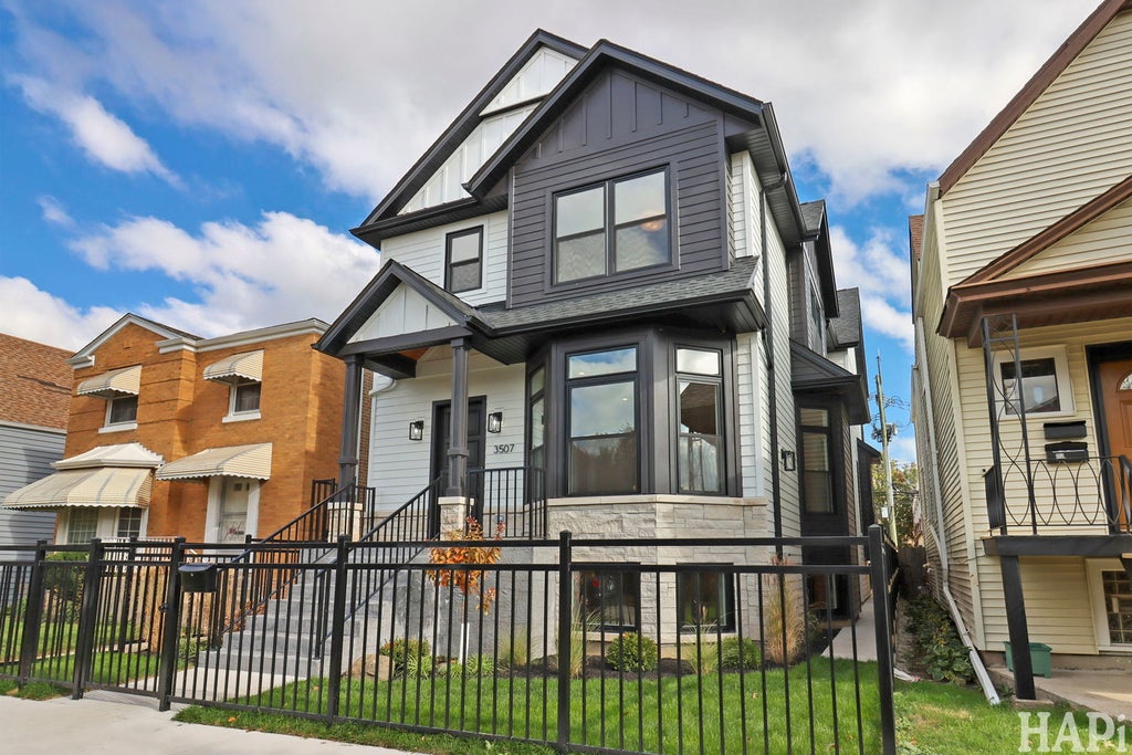 3507 North Whipple Street, Chicago, 60618