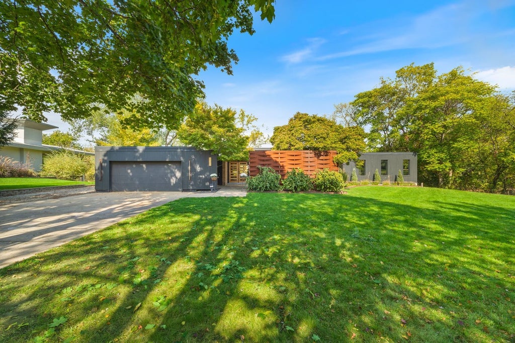 1142 Morningside Drive, Elgin