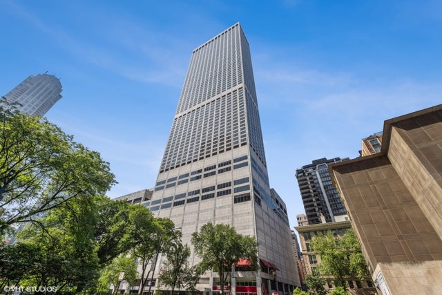 180 East Pearson Street 5401, Chicago