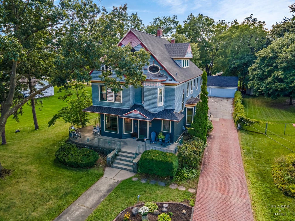 84 North Walkup Avenue, Crystal Lake