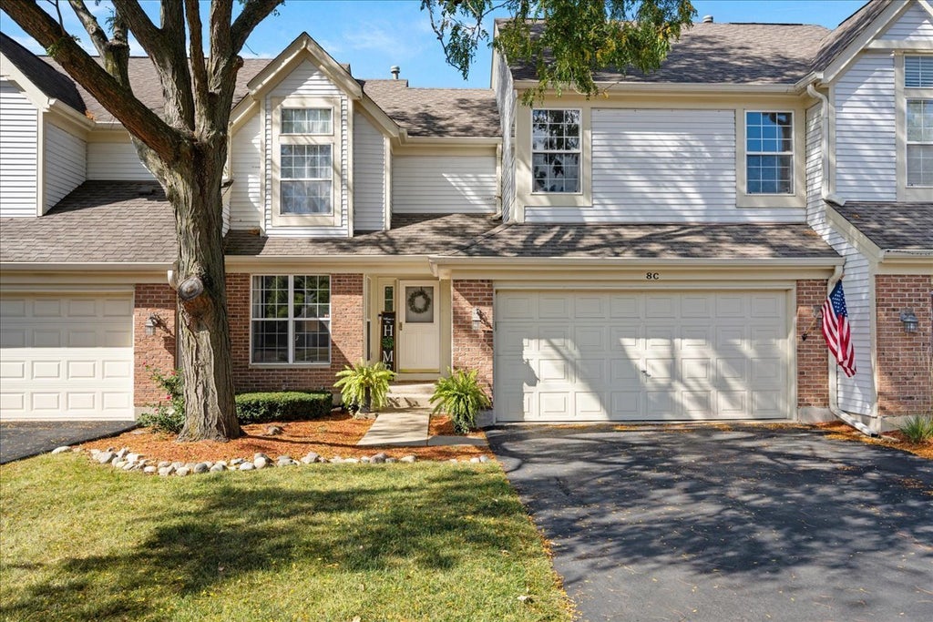 8 Ione Drive C, South Elgin