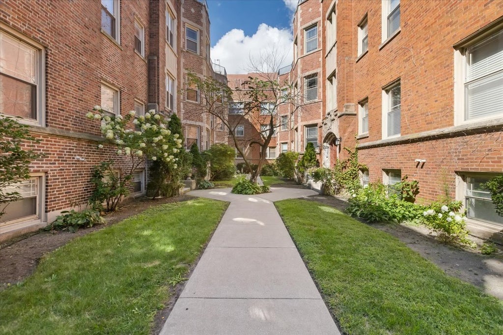 6818 North Ashland Boulevard 1a, Chicago, 60626