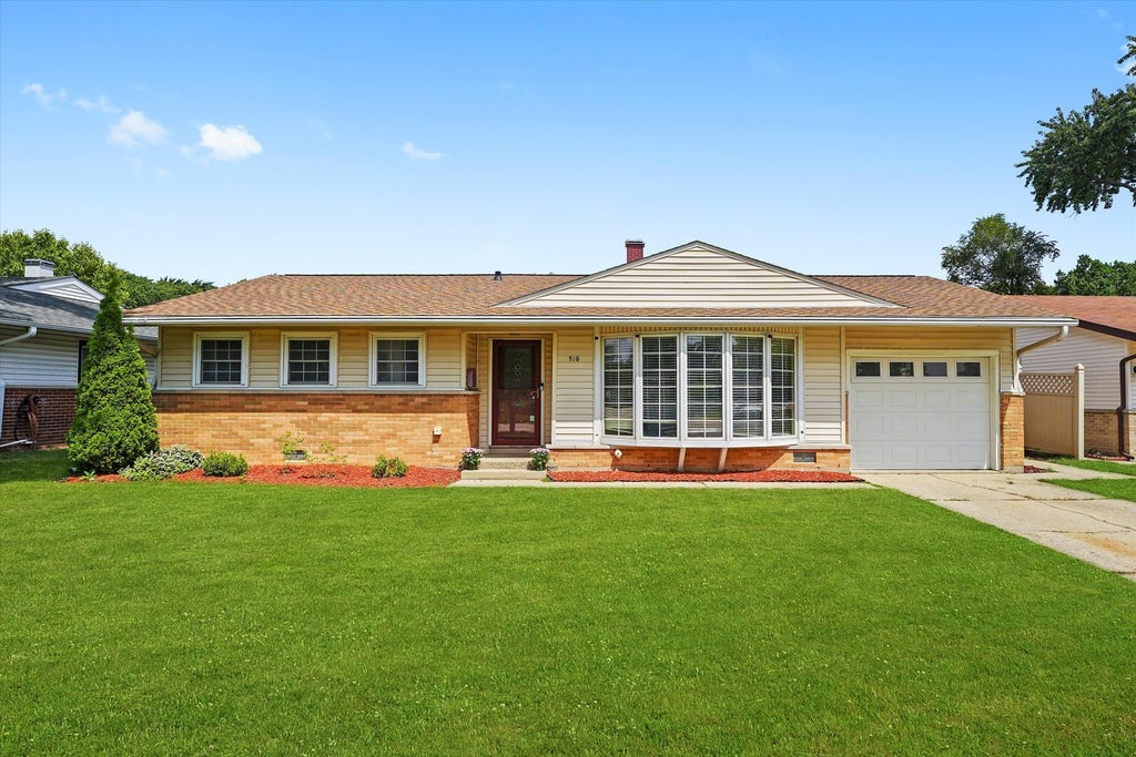 510 Oakton Street, Elk Grove Village