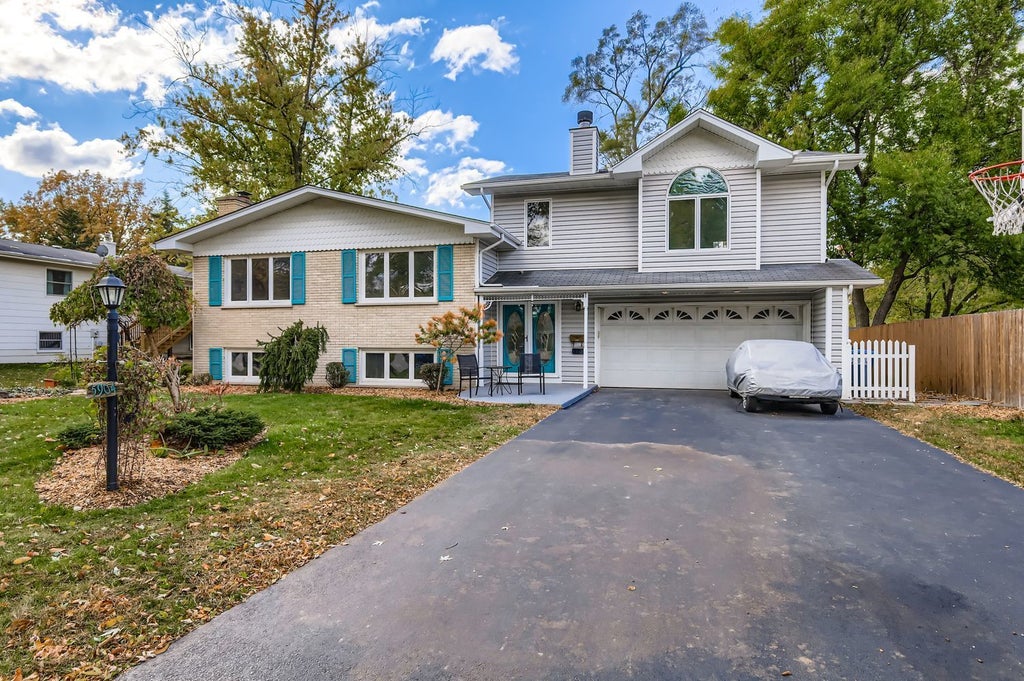 5904 Elm Street, Lisle