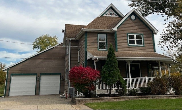 6s361 Old Eola Road, Eola