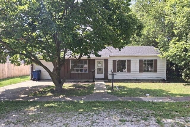 403 West James Street, Dwight