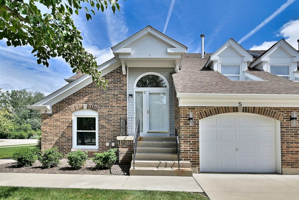 5 Willow Parkway 5, Buffalo Grove