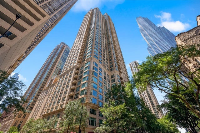 25 East Superior Street 605, Chicago