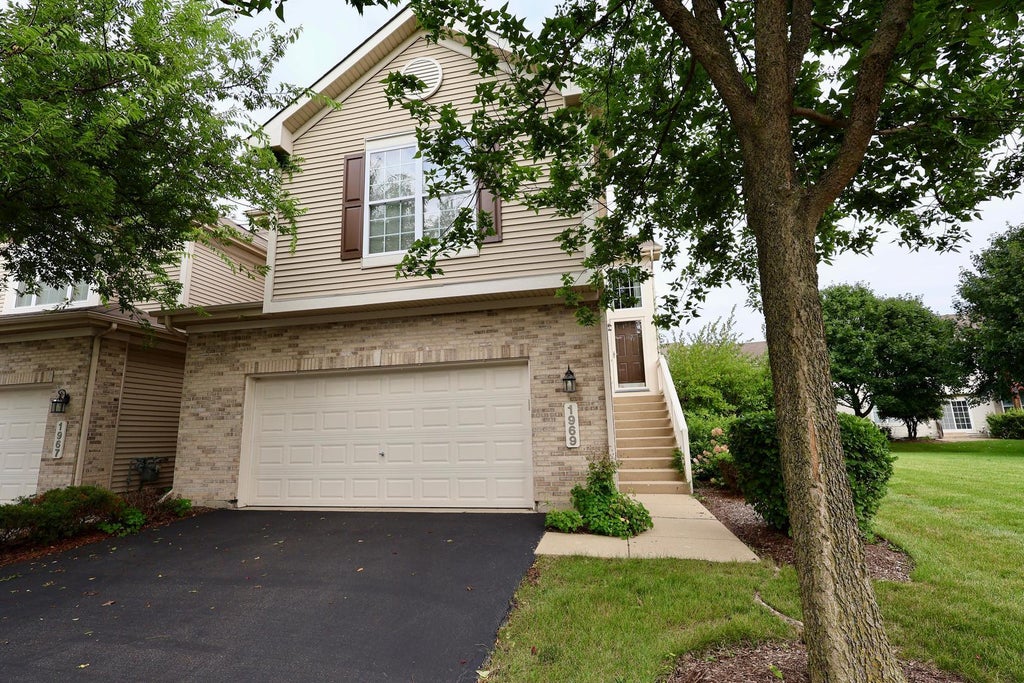 1969 Osprey Court, Bartlett