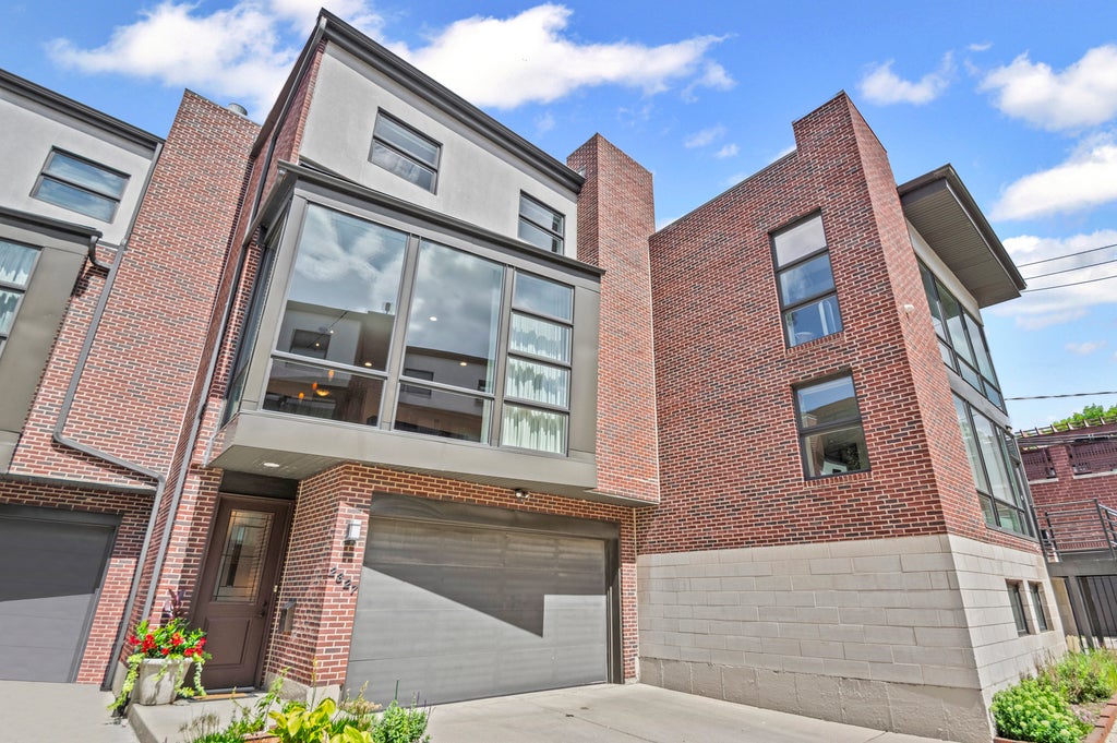 2327 North Bosworth Avenue, Chicago, 60614