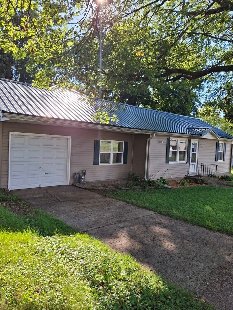 304 Depot Street, Walnut