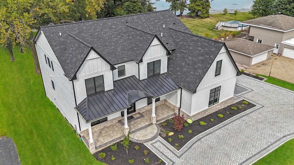 15w670 83rd Street, Burr Ridge