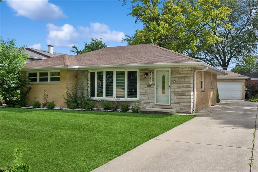 1035 North Dee Road, Park Ridge