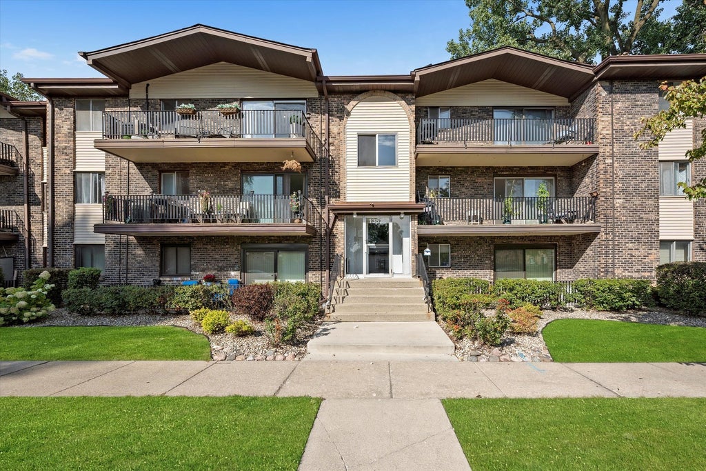 13520 Lawler Avenue 42, Crestwood