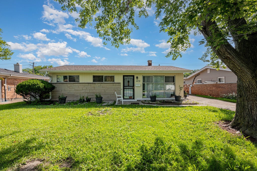 1433 Burnham Avenue, Calumet City