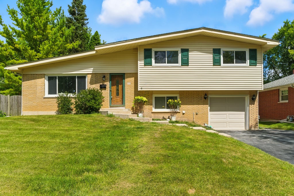 2708 Dana Avenue, Waukegan